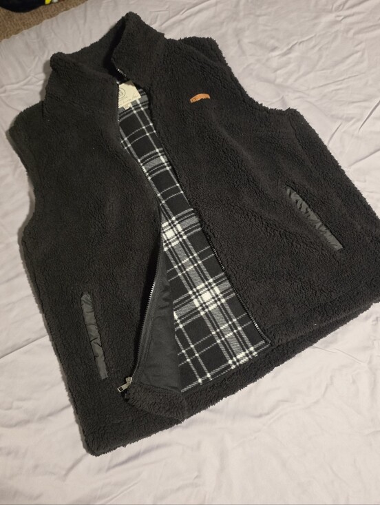 Sage Collective Jackets & Blazers - Sage Collective Women's Black Sherpa Fleece Vest - Lightweight Layer